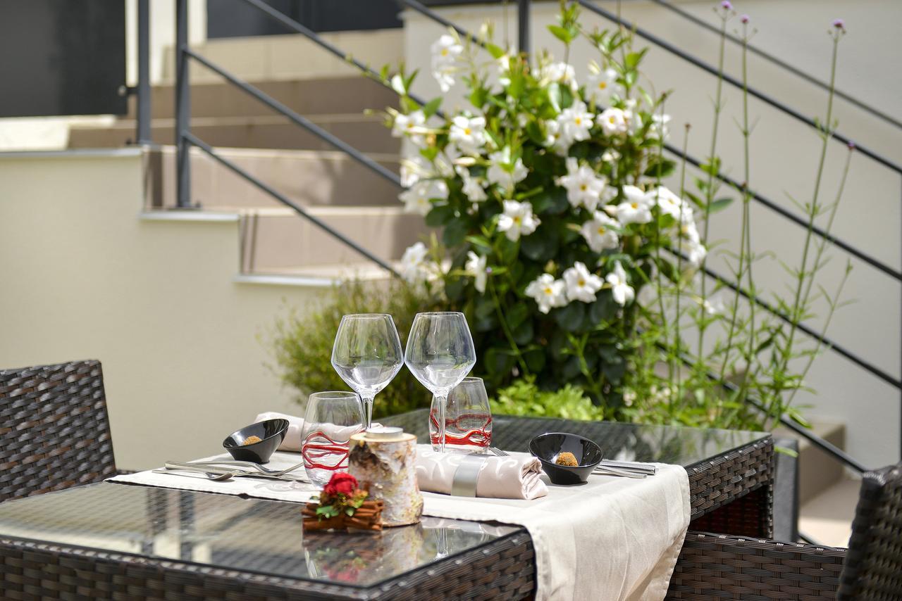 Logis Hotel Spa Restaurant Au Site Normand Clecy Exterior photo