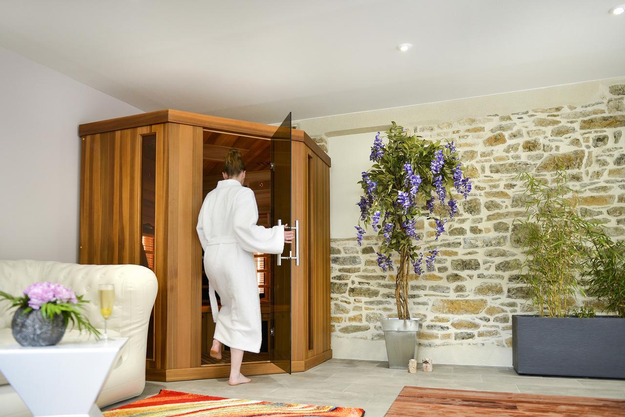 Logis Hotel Spa Restaurant Au Site Normand Clecy Exterior photo